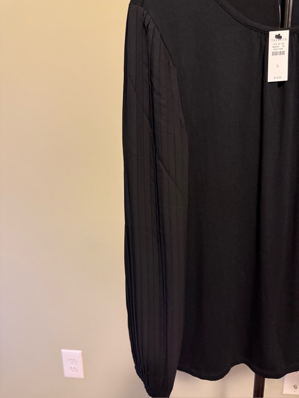 NWT Talbots Black Long Pleated-Sleeve Scoop Neck Pullover SZ L (19.5" P2P) - Picture 3 of 10